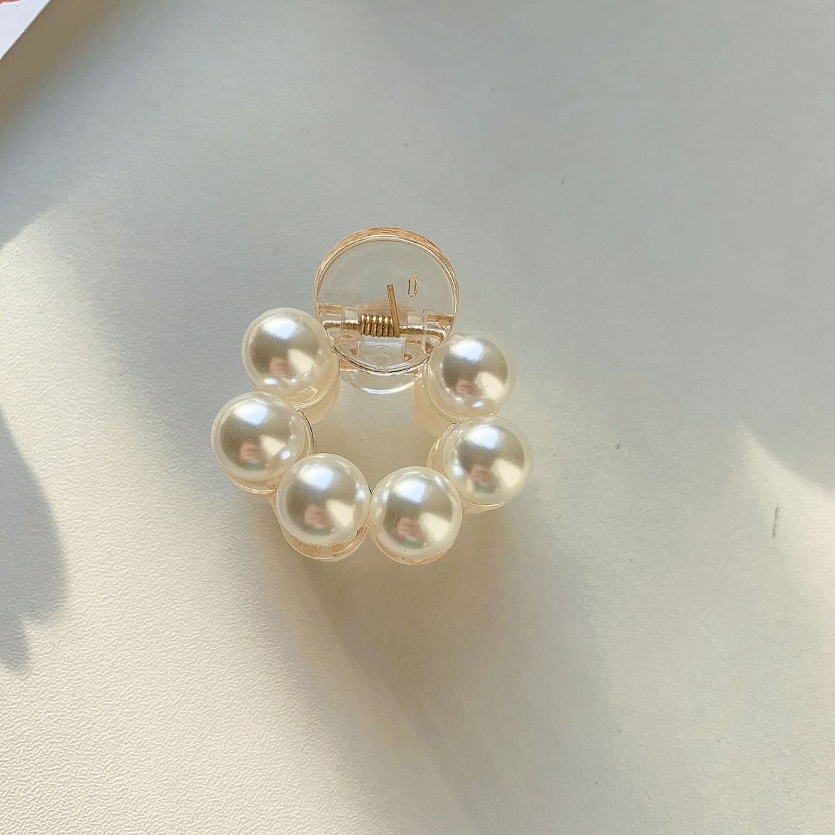 Sweet Mini Round Pearl Hair Clips for Women Girls Hair Claw Chic Barrettes Claw Crab Hairpins Styling Fashion Hair Accessories