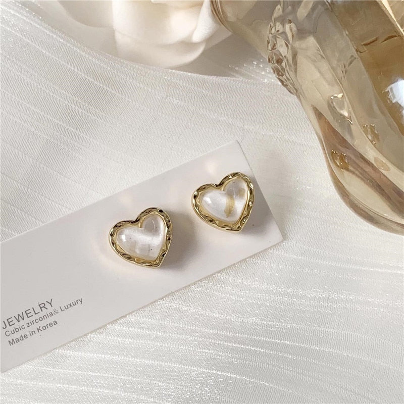 Trendy Vintage Heart Earring Women Classic Black White Stud Earrings Female Earrings Female Jewelry Gift